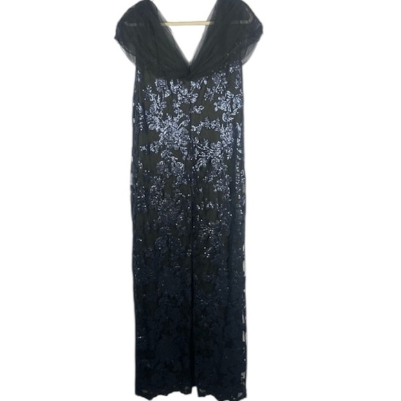Tadashi Shoji Plus Size Navy Sequined Sleeveless V-Neck Evening Gown 18Q - Picture 5 of 5
